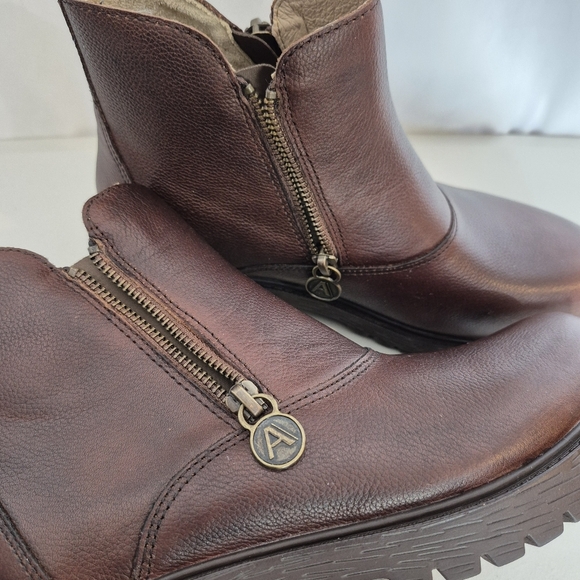 Alegria Women's Rorie Java Leather Ankle Bootie w/ Double Zipper - Size 9 / 39 - Picture 9 of 15